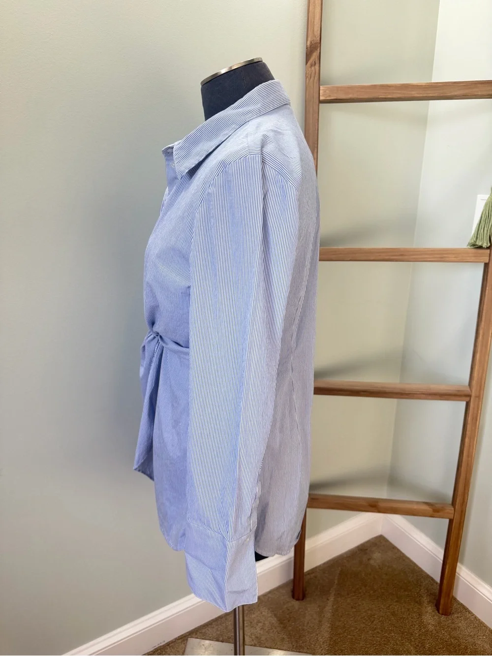 White House Black Market Blue White Pinstriped Tie Waist Button Blouse Size 8 - Picture 3 of 6
